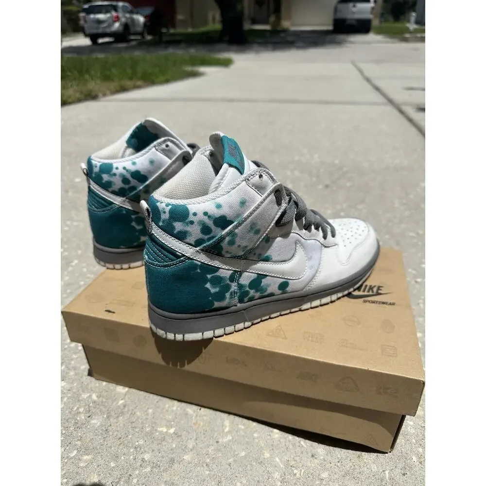 Size 8.5 WOMENS Nike Dunk High White Radiant Emerald White RARE